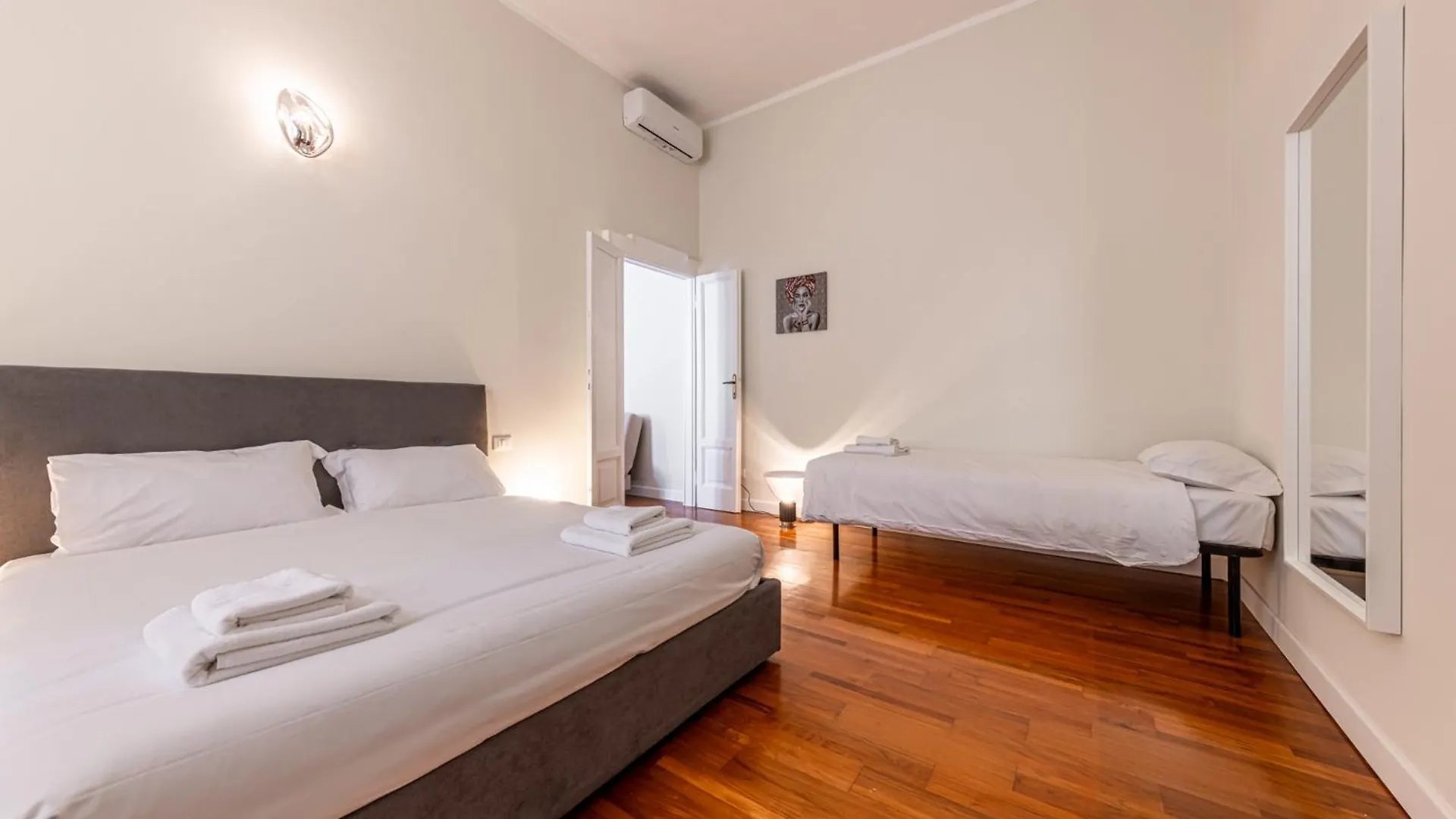 Apartment Ferienwohnung Cortivo House - Silva 45 Next To Metro Lotto Mailand